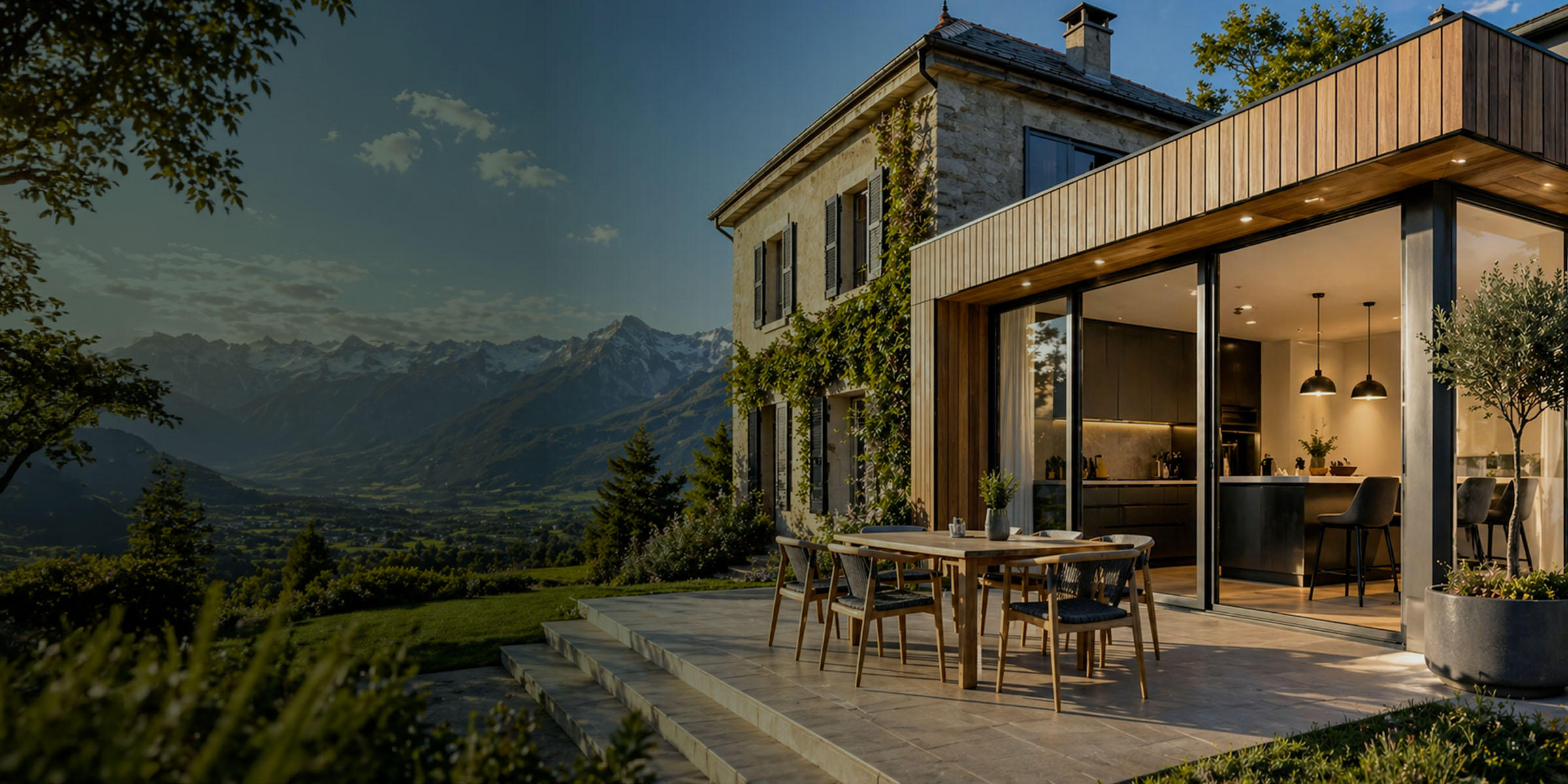 Maison rénovée en pierre et bois avec vue sur les montagnes de Savoie
